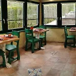Gabrijel With Four Seasons Outdoor Kitchen