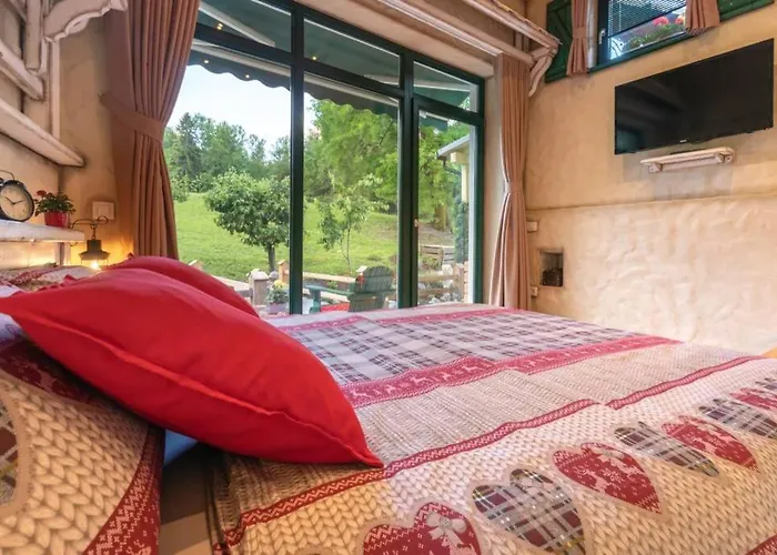 Gabrijel With Four Seasons Outdoor Kitchen